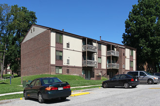 Tall Oaks Apartments in Baltimore, MD - Building Photo - Building Photo