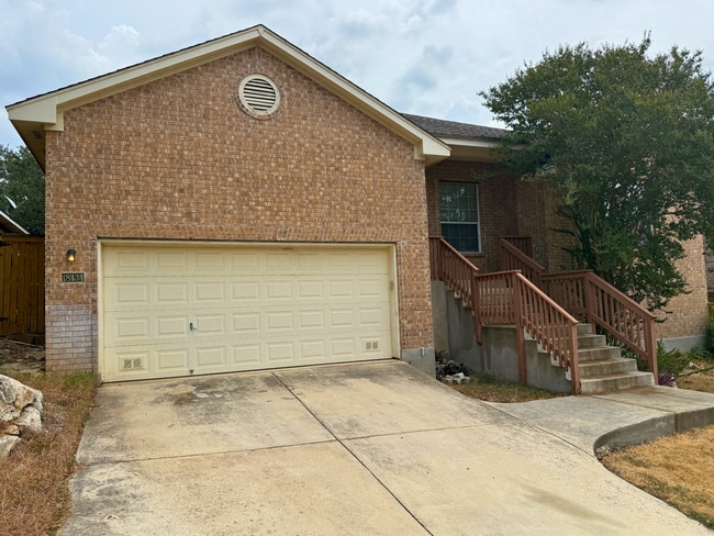 18434 Rogers Bend