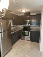 818 S Missouri St, Unit 2 in Alton, TX - Foto de edificio - Building Photo