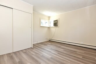28 Reid Ave, Unit 1 in Bergenfield, NJ - Building Photo - Building Photo