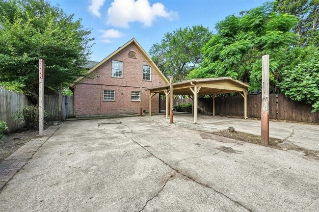 508 E Sanford St