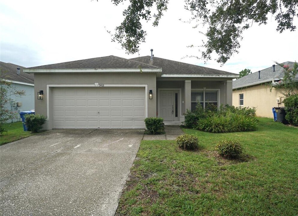9468 Leatherwood Ave in Tampa, FL - Building Photo