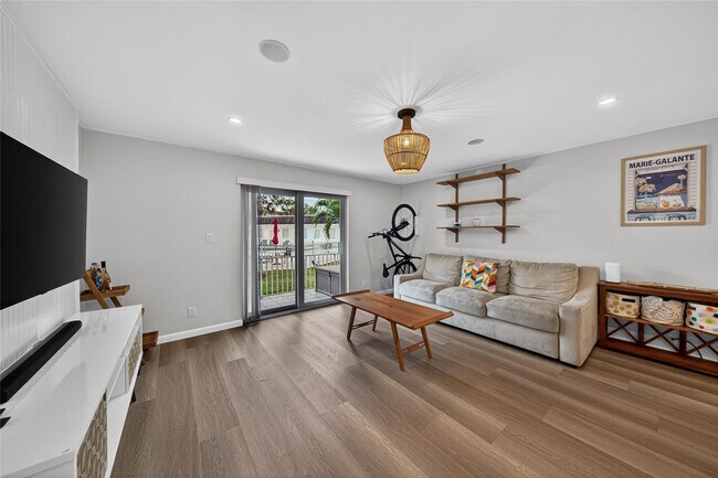 700 SE 2nd Ave in Deerfield Beach, FL - Building Photo - Building Photo