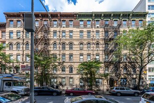 433 E 80th St in New York, NY - Building Photo
