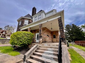 212 N Highland Ave-Unit -#3 in Cheswick, PA - Foto de edificio - Building Photo