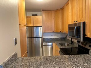 88 W Schiller St in Chicago, IL - Building Photo - Building Photo
