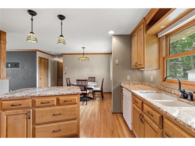 3225 W 87th St in Bloomington, MN - Building Photo - Building Photo