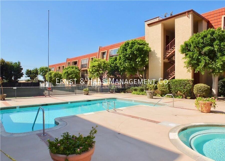 2001 E 21st St-Unit -#335 in Signal Hill, CA - Building Photo