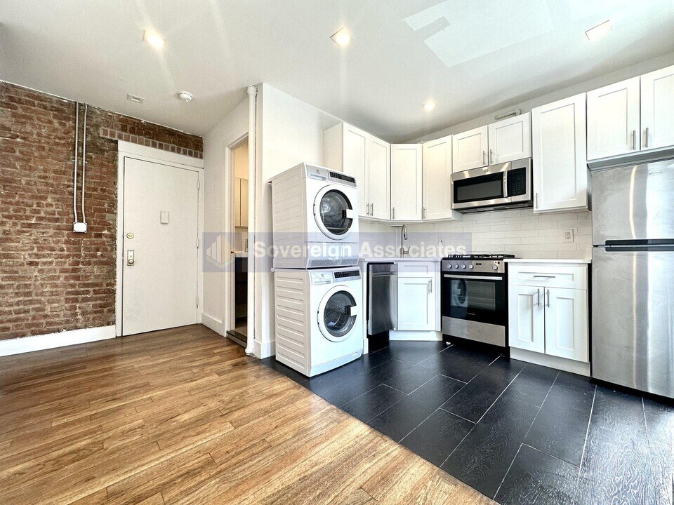 121 La Salle St in New York, NY - Building Photo
