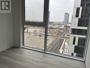 1007 The Queensway in Toronto, ON - Building Photo - Building Photo