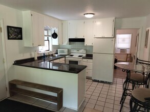 487 N Country Clb Dr in Cullowhee, NC - Building Photo - Building Photo