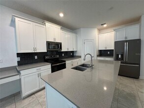 9161 Cut Shot Dr in Winter Garden, FL - Building Photo - Building Photo