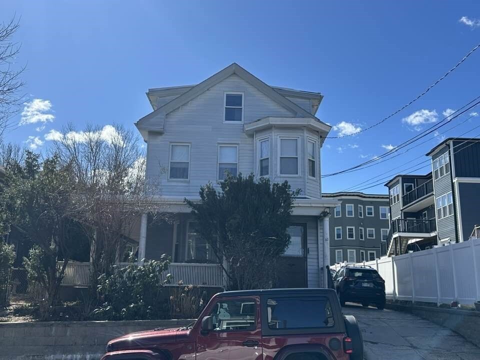 60 Heath St in Somerville, MA - Building Photo