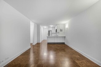 137 E 38th St in New York, NY - Building Photo - Building Photo