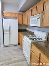 9975 Peace Way in Las Vegas, NV - Building Photo - Building Photo