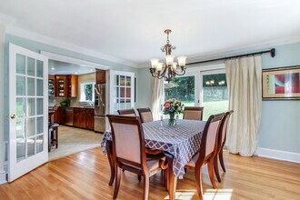 25 Tamarack Way in Pleasantville, NY - Foto de edificio - Building Photo