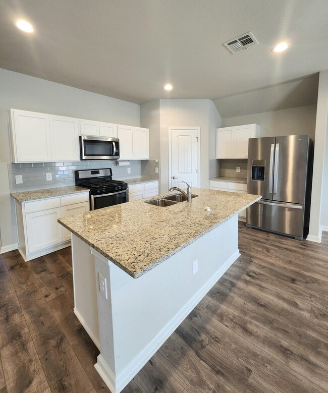 876 Gold Finch Wy in Lake Charles, LA - Building Photo - Building Photo