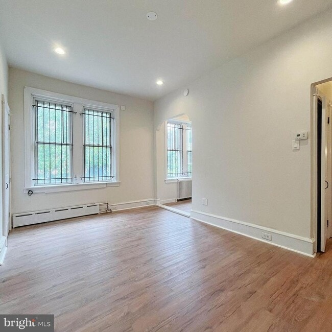 408 W Olney Ave in Philadelphia, PA - Building Photo - Building Photo
