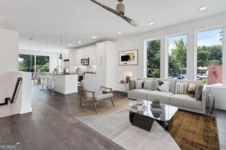 400 Pratt Dr SE in Atlanta, GA - Building Photo - Building Photo