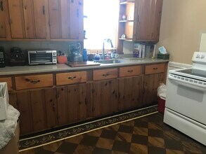 31 Church St, Unit #1 in Weymouth, MA - Foto de edificio - Building Photo