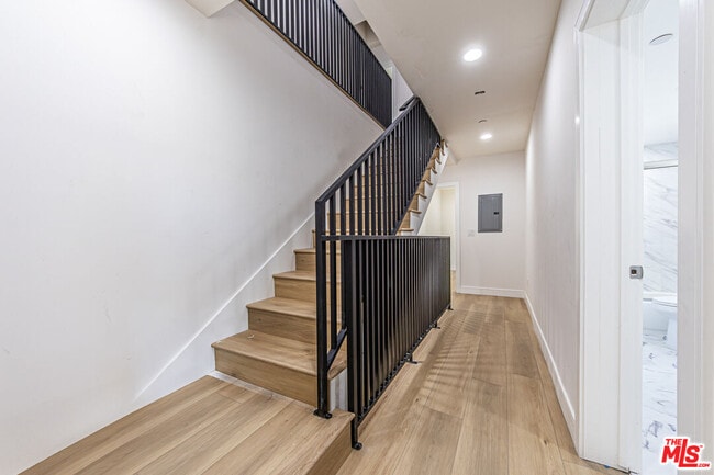 5434-5434 Romaine St in Los Angeles, CA - Building Photo - Building Photo