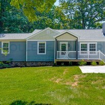 127 Idlewilde Dr in Winston-Salem, NC - Building Photo