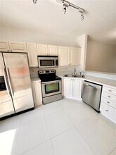 17046 SW 137th Pl in Miami, FL - Building Photo - Building Photo