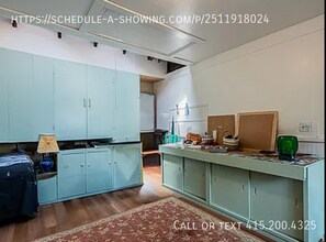 865 Lily St in Monterey, CA - Building Photo - Building Photo