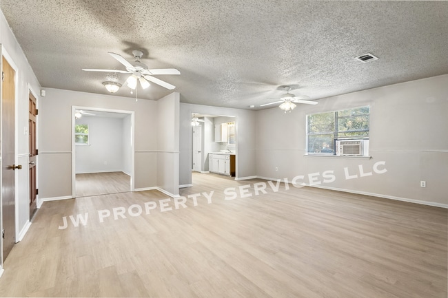 206 Sunset Dr in Slidell, LA - Foto de edificio - Building Photo