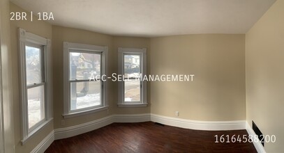 104 Diamond Ave SE-Unit -1 in Grand Rapids, MI - Foto de edificio - Building Photo