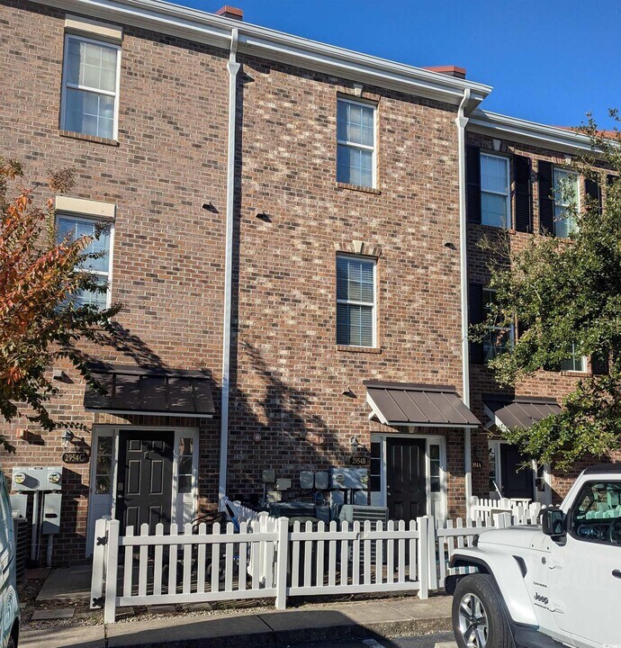 2954 Yancey Way in Myrtle Beach, SC - Foto de edificio