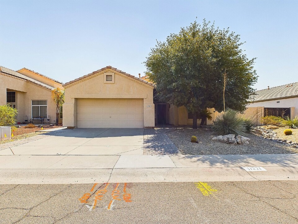 11221 W Amelia Ave in Avondale, AZ - Building Photo