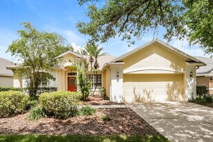 5430 Twin Creeks Dr in Valrico, FL - Building Photo