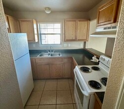 116 Ramon Cardenas Dr, Unit B in Del Rio, TX - Building Photo - Building Photo
