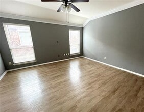 9109 Tumbleweed Dr in Cross Roads, TX - Foto de edificio - Building Photo