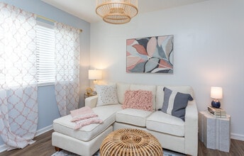 Capital Flats & Magnolia Square Apartments in Raleigh, NC - Foto de edificio - Building Photo