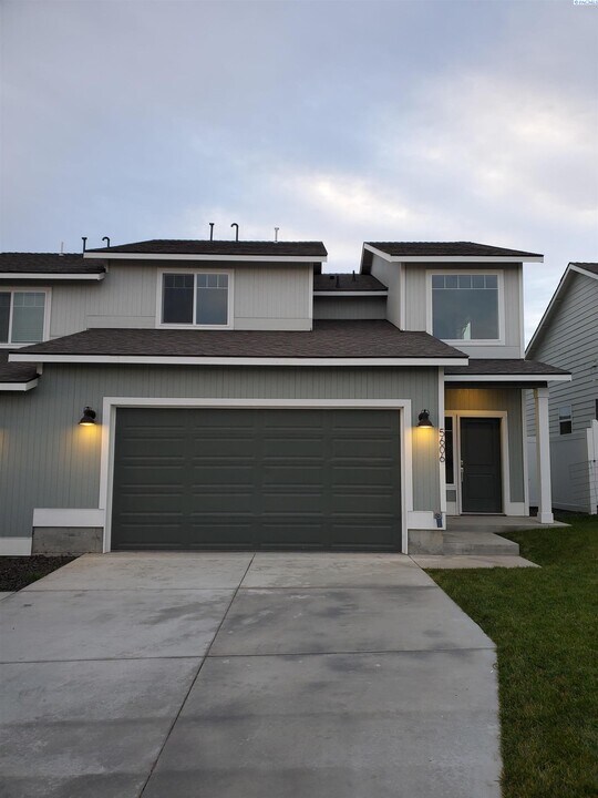 5606 Remington Dr in Pasco, WA - Building Photo