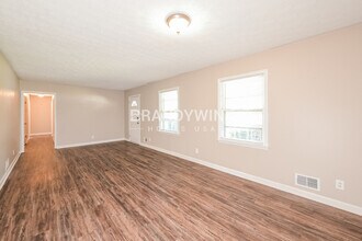 5420 St Lo Ln in College Park, GA - Foto de edificio - Building Photo