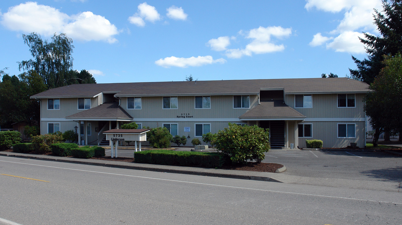 5735 Linderson Way SW in Olympia, WA - Foto de edificio