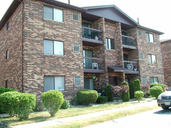 9103 Franklin Ct, Unit 101 in Orland Park, IL - Building Photo