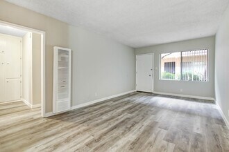 4733 Orion Ave in Sherman Oaks, CA - Building Photo - Building Photo