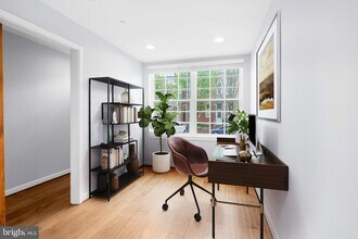 2317 E Fairmount Ave in Baltimore, MD - Building Photo - Building Photo