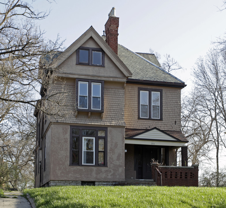 704 Glenwood Ave in Cincinnati, OH - Foto de edificio