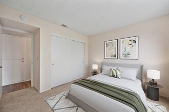 Breckenridge Village Apartments in Sacramento, CA - Building Photo - Building Photo