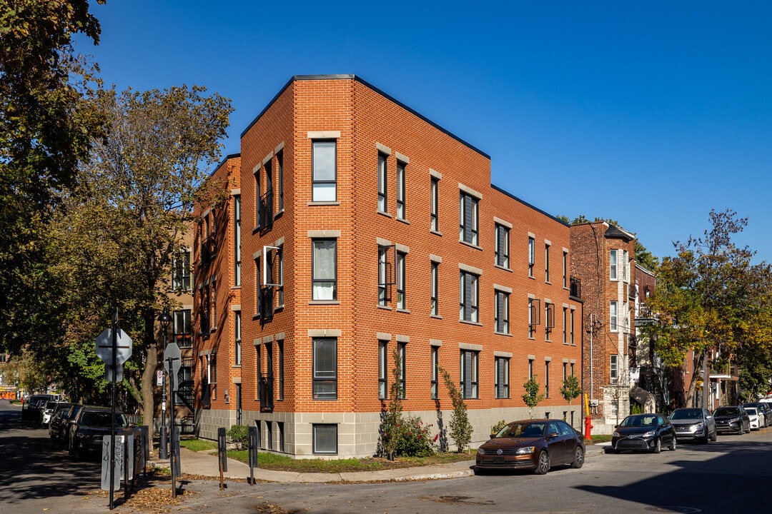 5068 De La Côte-Saint-Paul in Montréal, QC - Building Photo