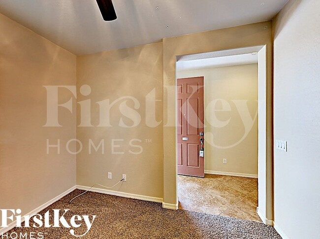 802 W Love Rd in San Tan Valley, AZ - Foto de edificio - Building Photo