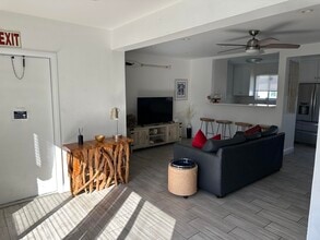 1258 Beach Rd in West Palm Beach, FL - Building Photo - Building Photo