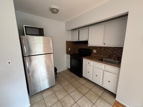 17 Ferris Ave in Norwalk, CT - Building Photo - Building Photo