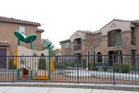 Avalon Family Apartments in Corcoran, CA - Foto de edificio - Building Photo