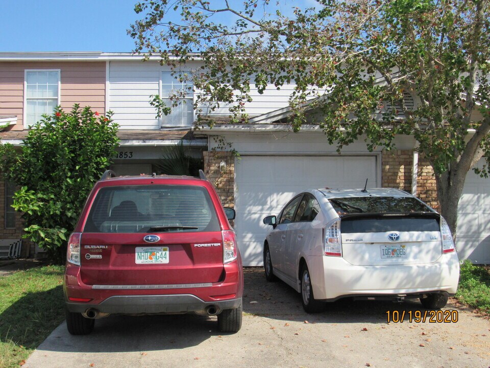 1853 Whispering Oaks Ln in Fort Walton Beach, FL - Building Photo